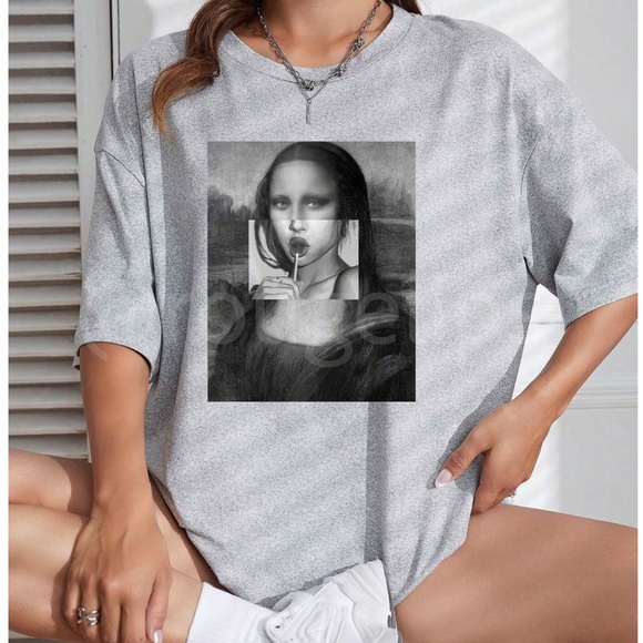 Gray Oversized Tee Crewneck Short Sleeve Printed Black White Appliqué Mona Lisa - Picture 1 of 8